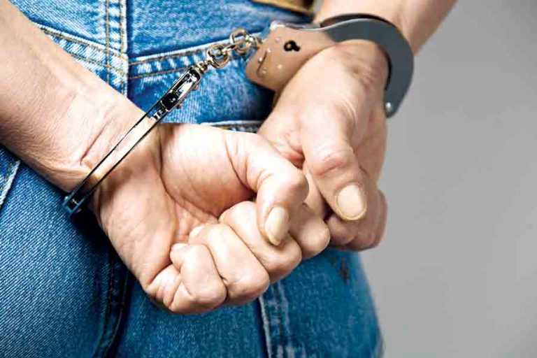 Σύλληψη αλλοδαπού  για κλοπή στη Ναύπακτο