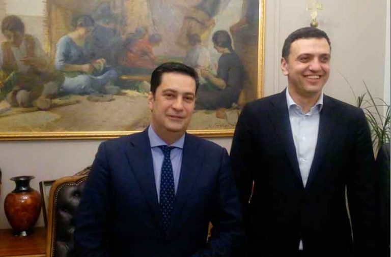 Συνάντηση Παπαναστασίου – Κικίλια: «Είμαστε εδώ  για να προτείνουμε λύσεις»