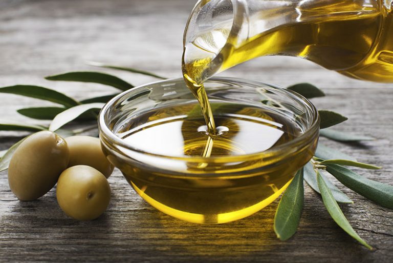 Συνεχίζει για 7η χρονιά η πρωτοβουλία μαθητών & γονέων της Ματαράγκας για προσφορά ελαιολάδου σε κοινωφελή ιδρύματα