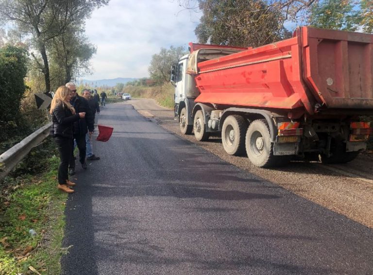Συνεχίζονται οι εργασίες αποκατάστασης σε επαρχιακά οδικά τμήματα της πρώην επαρχίας Τριχωνίδας