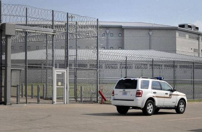 HΠΑ: Με κορονοϊό πάνω από 500 κρατούμενες σε ψυχιατρική φυλακή του Τέξας