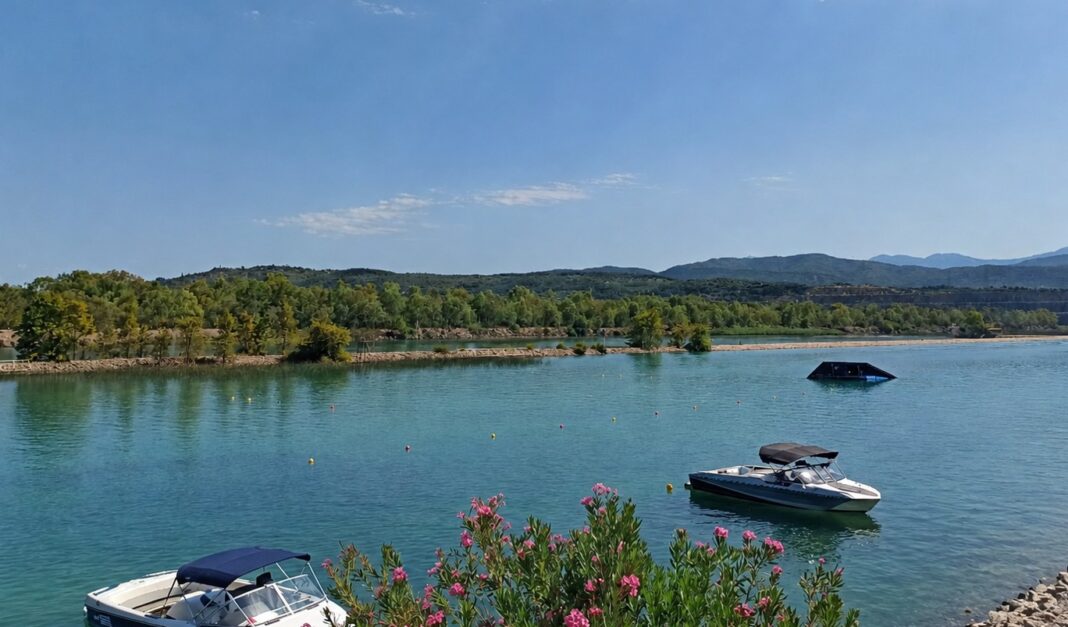 Λίμνη Στράτου, Αγρίνιο, Θαλάσσιο σκι