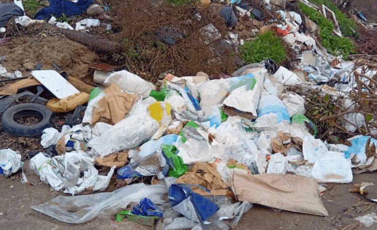 Δικογραφία σε βάρος αντιδημάρχου στη Χαλκηδόνα για παράνομη χωματερή σε δημοτικό χώρο